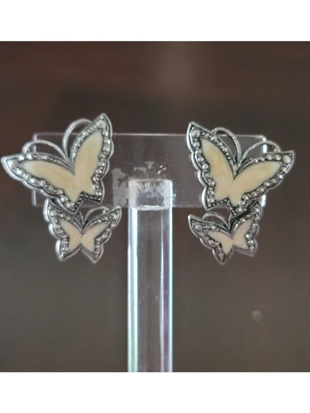 Vintage 1991 Avon Whispering Wings Butterfly Earrings | Cream Enamel & Faux Marc
